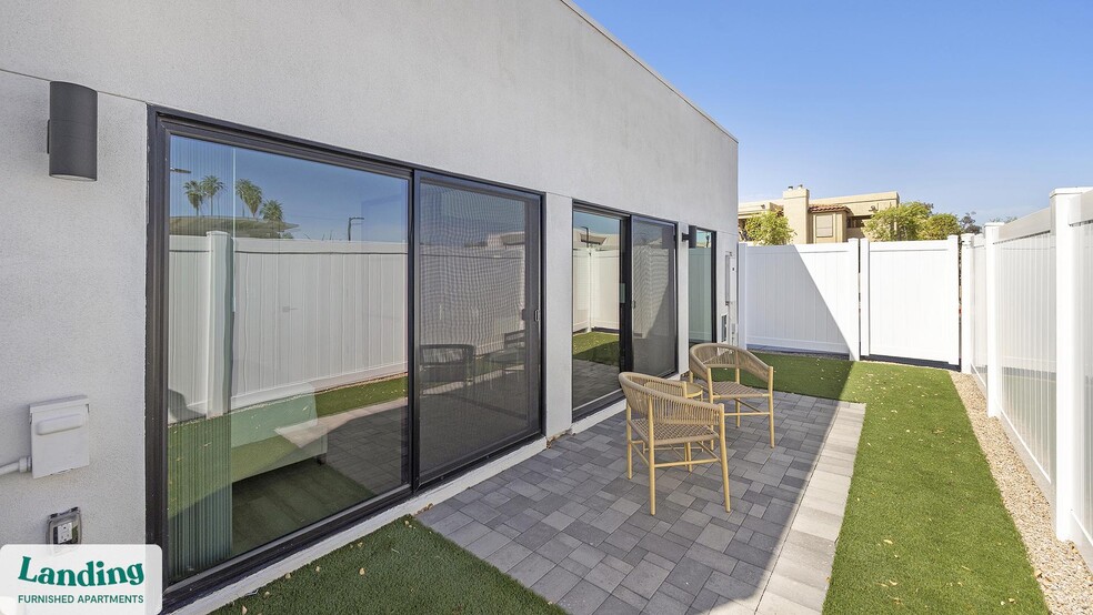 Building Photo - 2121 W Butler Dr