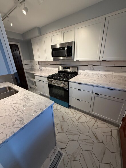 Building Photo - 50 Orchard Ln