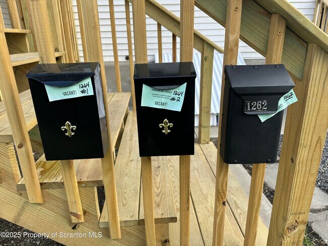 Building Photo - 1264 S 6th Ave