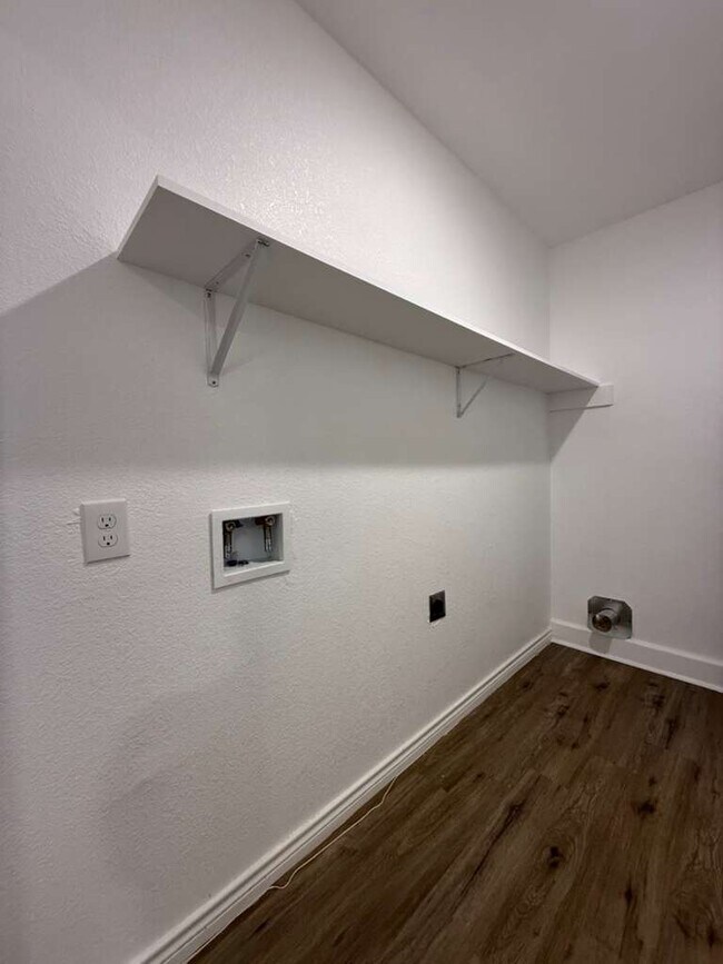 Building Photo - 8618 Sweet Maiden Dr