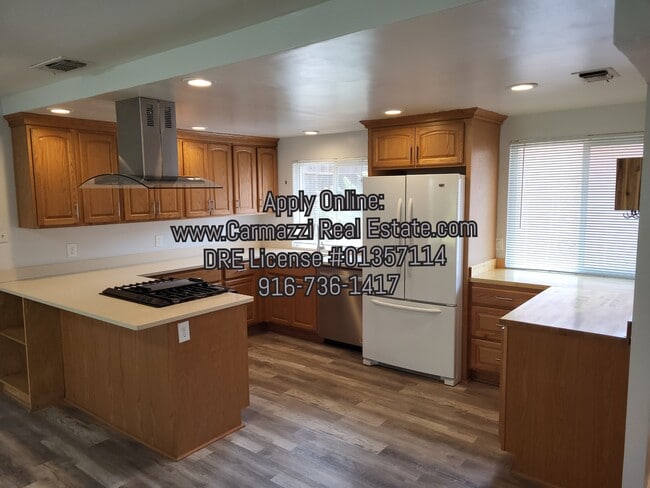 Building Photo - 9397 Deeth Ct