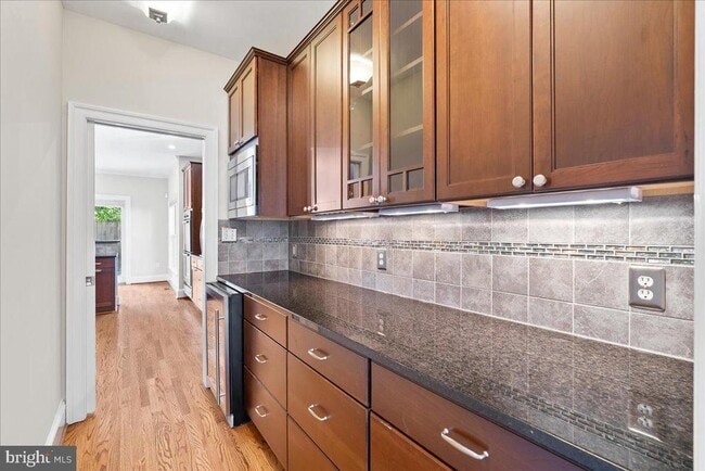 Building Photo - 902 Ramsey St