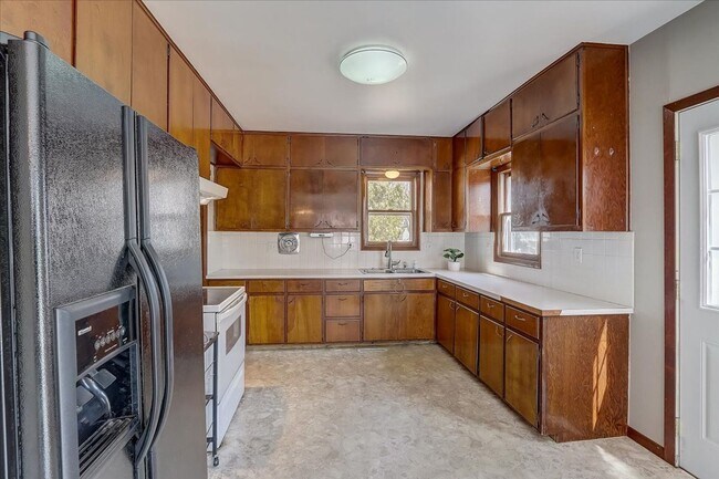 Building Photo - 4Bed/2Bath - Home For Rent in Fort Atkinson