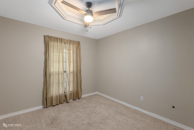Building Photo - 5709 Bluebonnett Dr