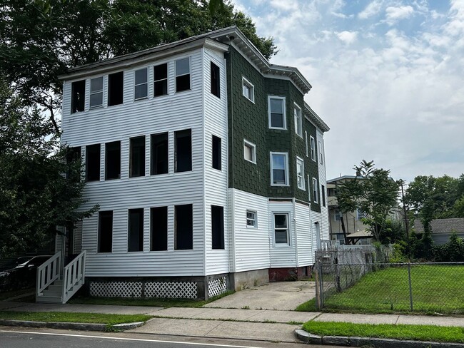 Building Photo - 581-583 Union Street