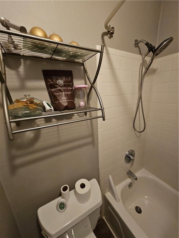 Building Photo - 24101 Plantation Dr NE