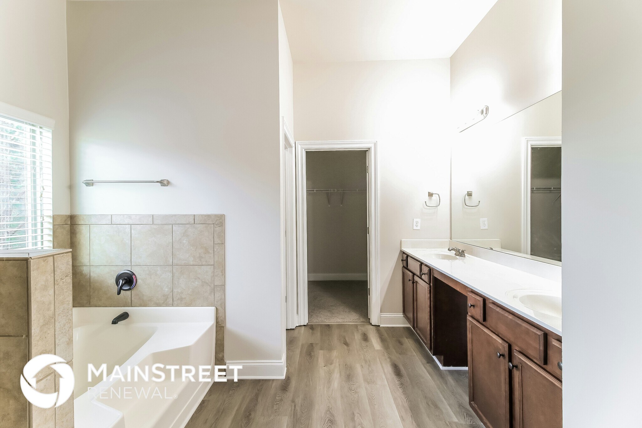 Building Photo - 886 Rainsong Way