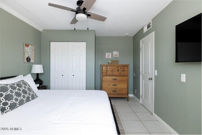 Building Photo - 3011 S Country Club Way