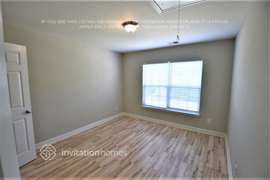 Building Photo - 224 Golden Valley Dr