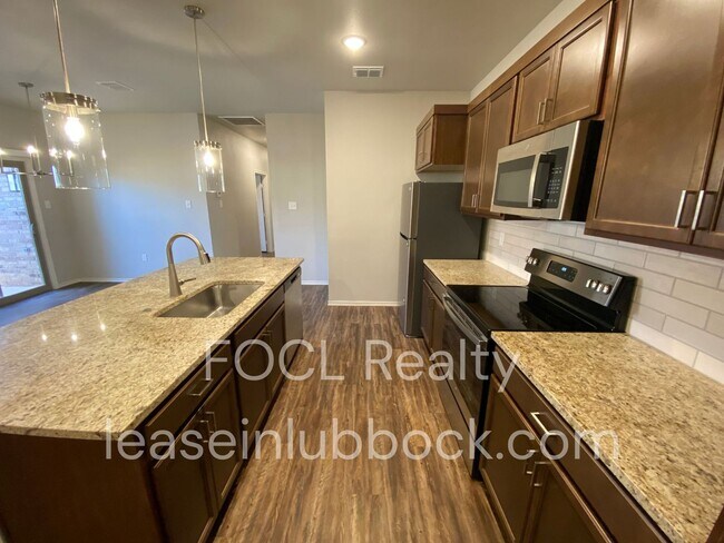 Building Photo - Luxury Duplex in Frenship School District!