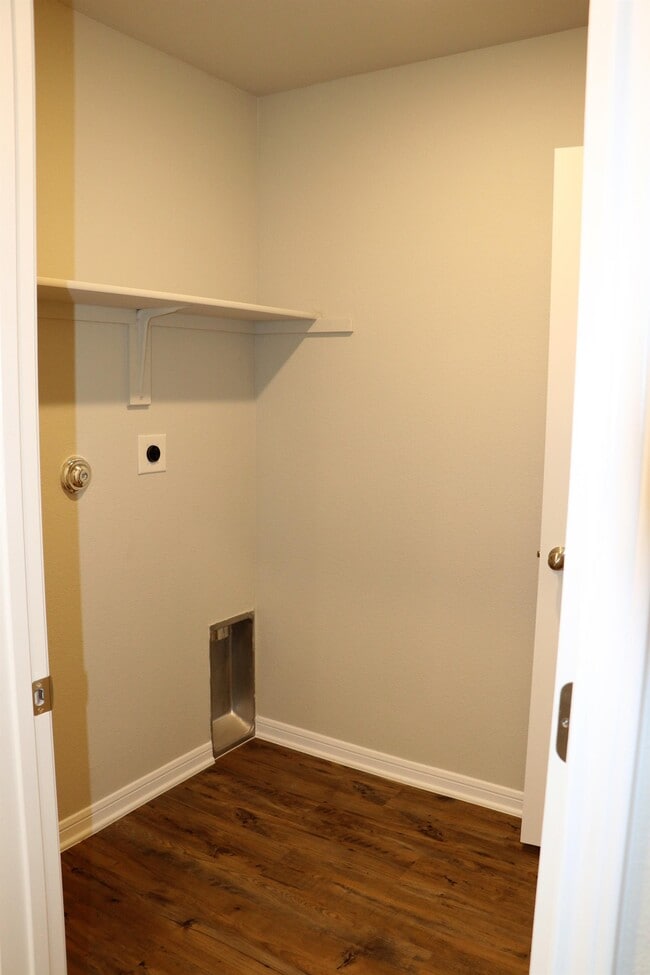 Building Photo - 1059 Aurora Grove Bend