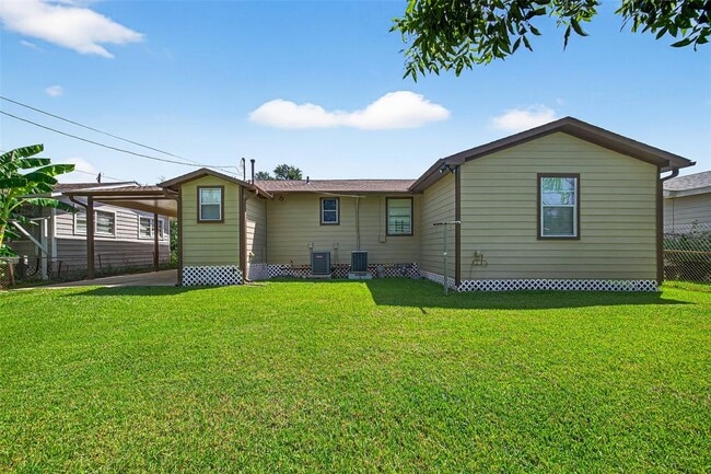 Building Photo - 5012 Ratama St