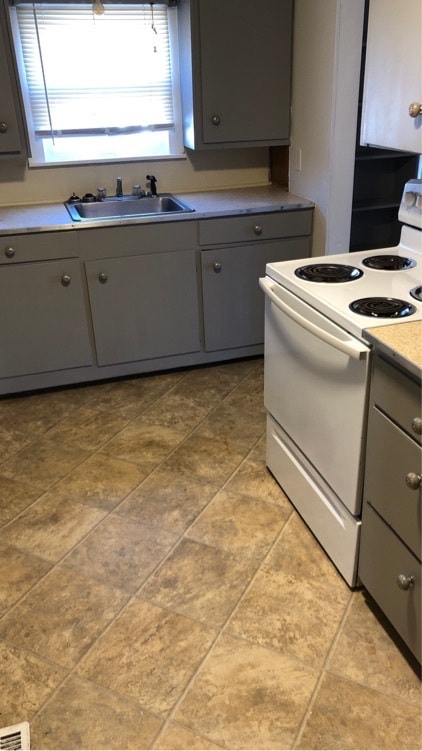 Building Photo - 806 S Eisenhower Dr