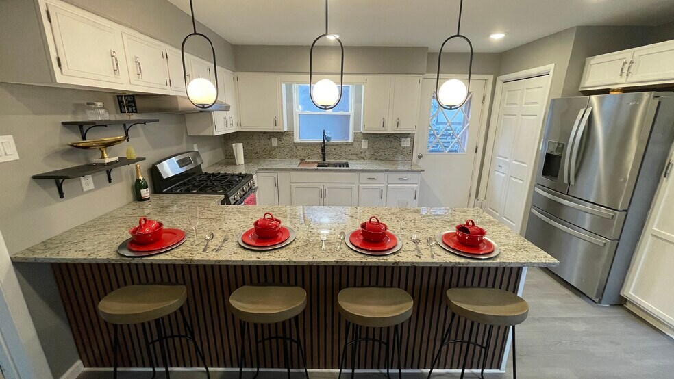 Building Photo - 505 Monongahela Ave