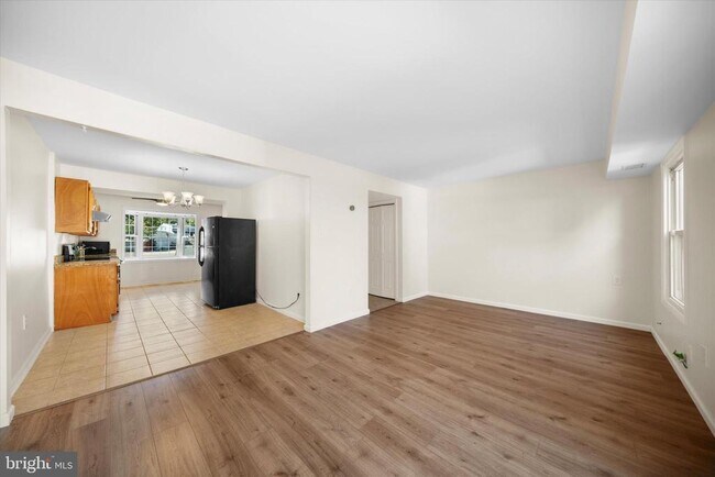 Building Photo - 14797 Tamarack Pl