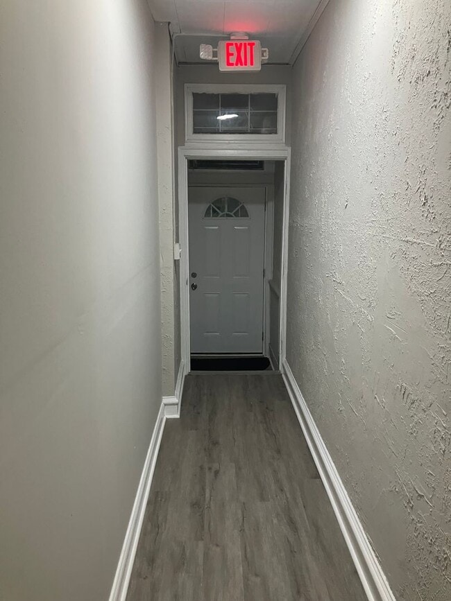 Building Photo - Rare 7-Bedroom, 3.5-Bath Home with Generous Living Space