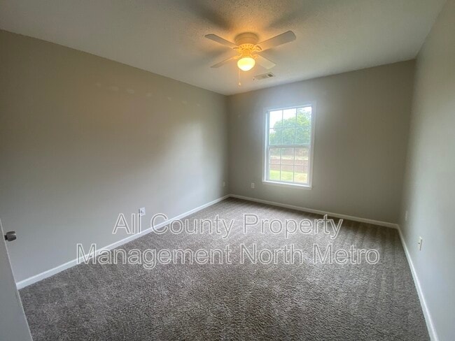 Building Photo - 9155 Friarbridge Dr