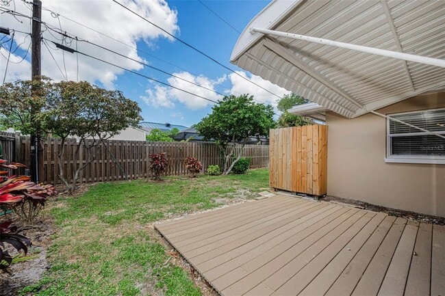 Building Photo - 253 Park Cir S