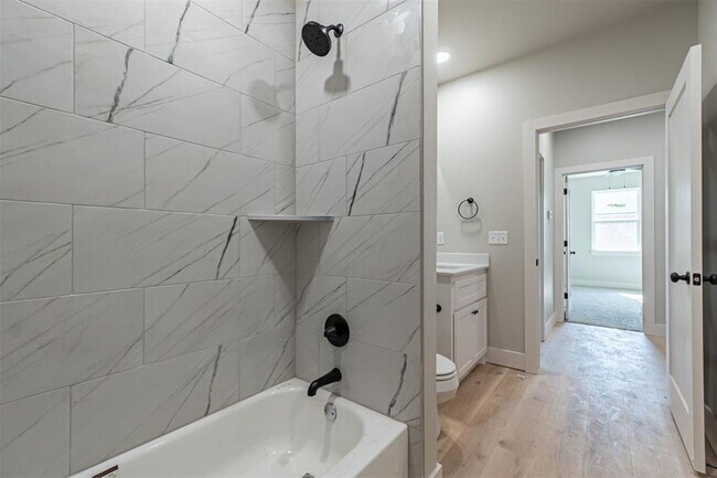 Building Photo - 224 N 3rd St