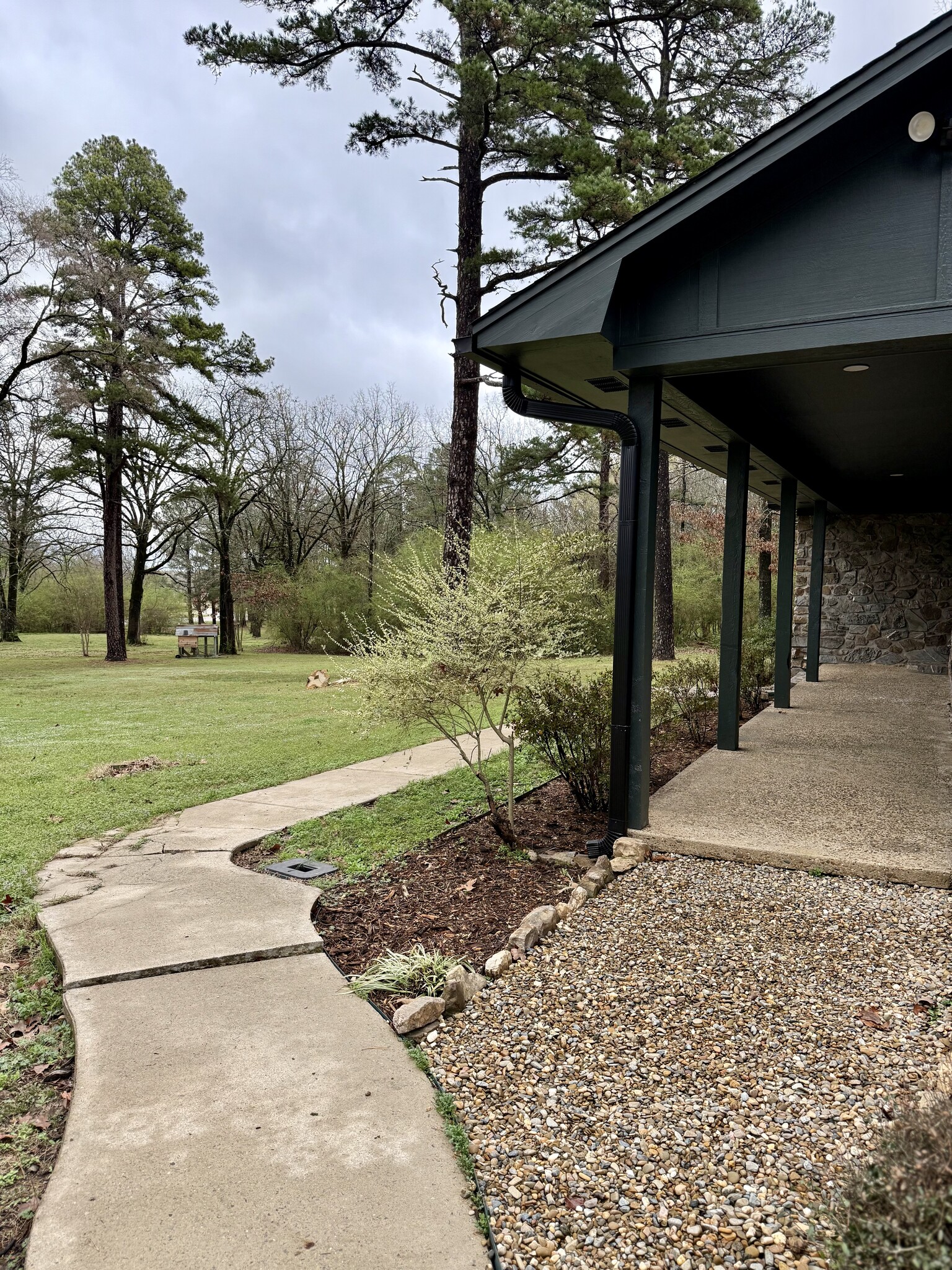 Building Photo - 5901 Star Ln