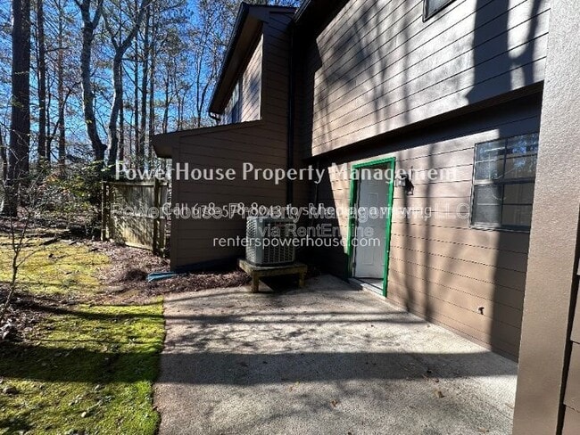 Building Photo - 502 Oakwood Ct