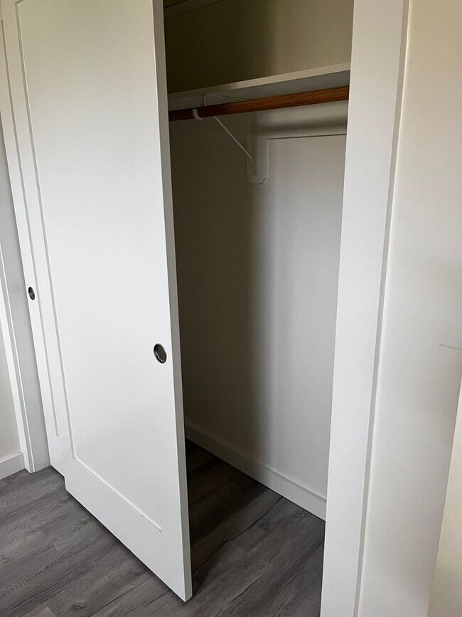 Building Photo - Charming Cottage for Rent in Montecito