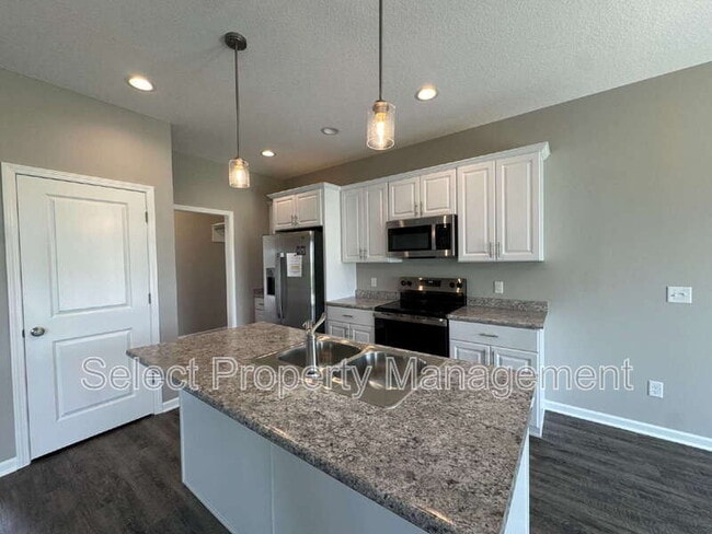 Building Photo - 8783 Elmont Cv