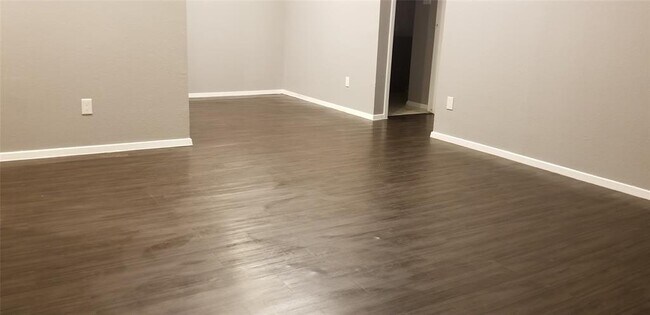 Building Photo - 10053 Westpark Dr
