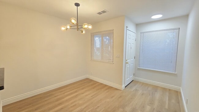 Building Photo - 4644 Devonshire Common