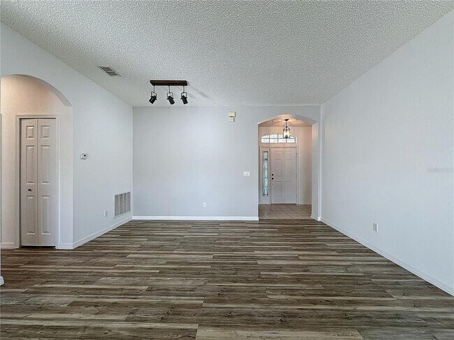 Building Photo - 4843 Native Dancer Ln