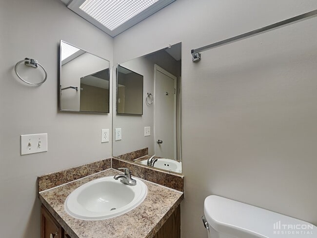Building Photo - 7084 Swamp Flower Ln
