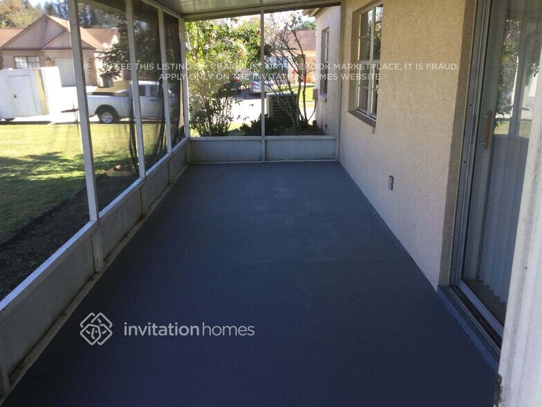 Building Photo - 5657 25th St Cir E