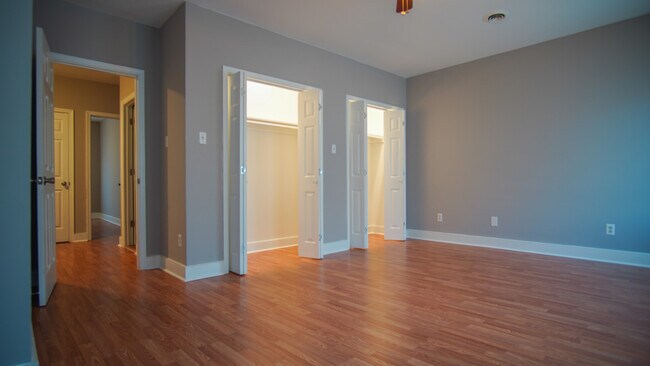 Building Photo - 1218 Bainbridge St