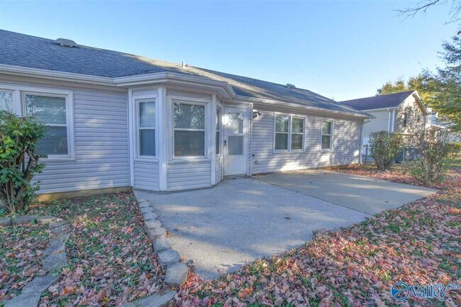 Building Photo - 122 Lewis Ln