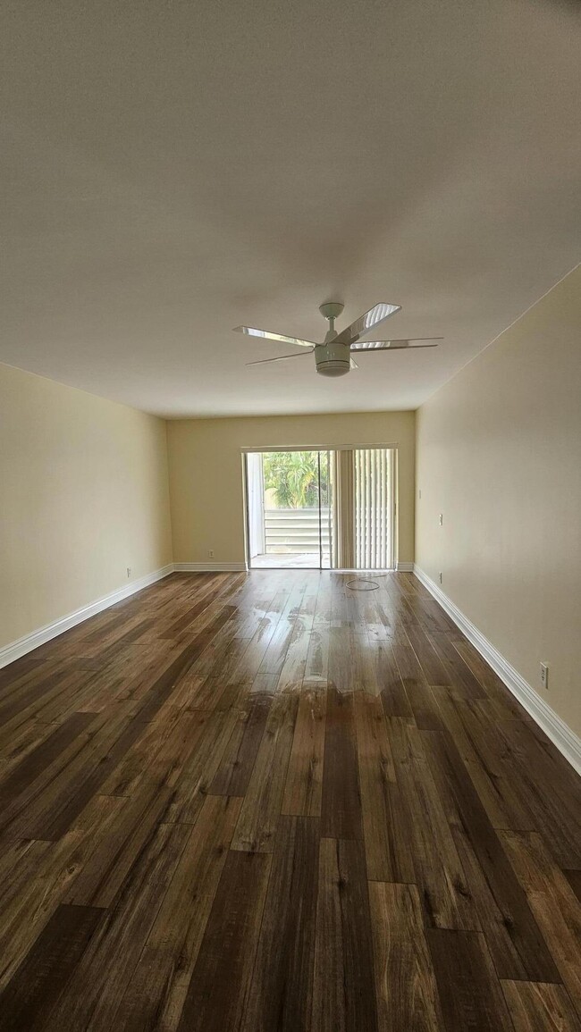 Building Photo - 10821 N Military Trl