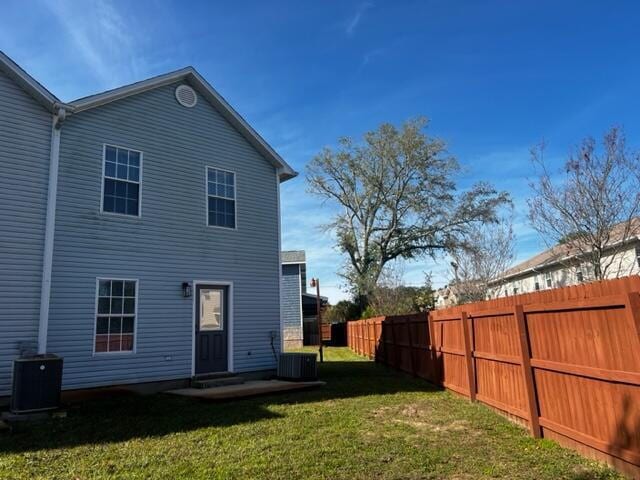 Building Photo - "Charming 2-Bedroom Townhouse with 2.5 Bat...