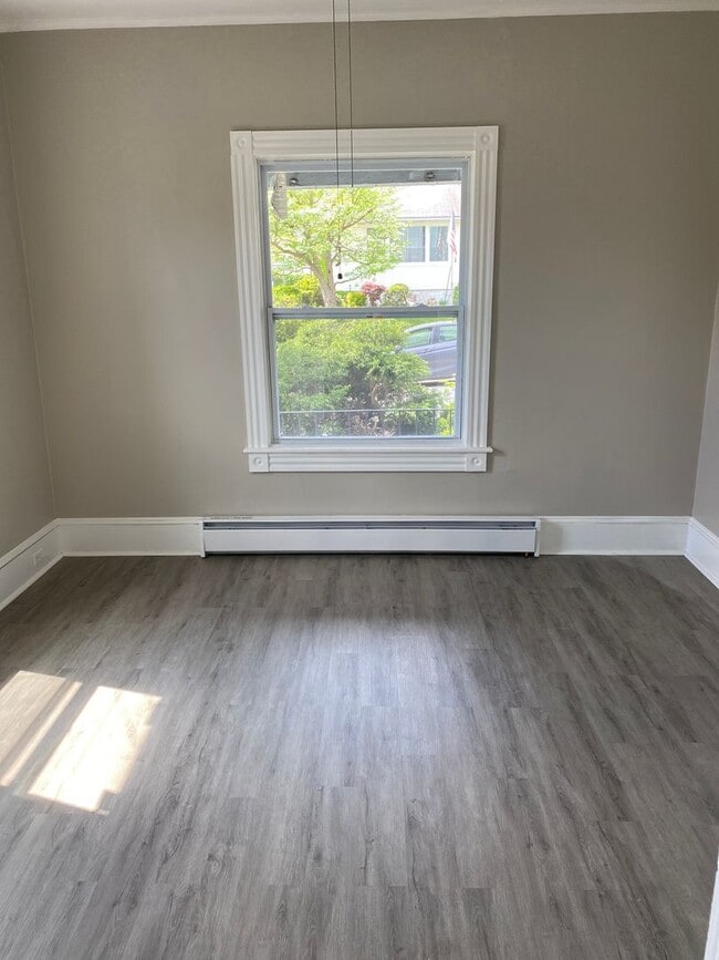 Building Photo - 1110-1112-1112 N Rock St