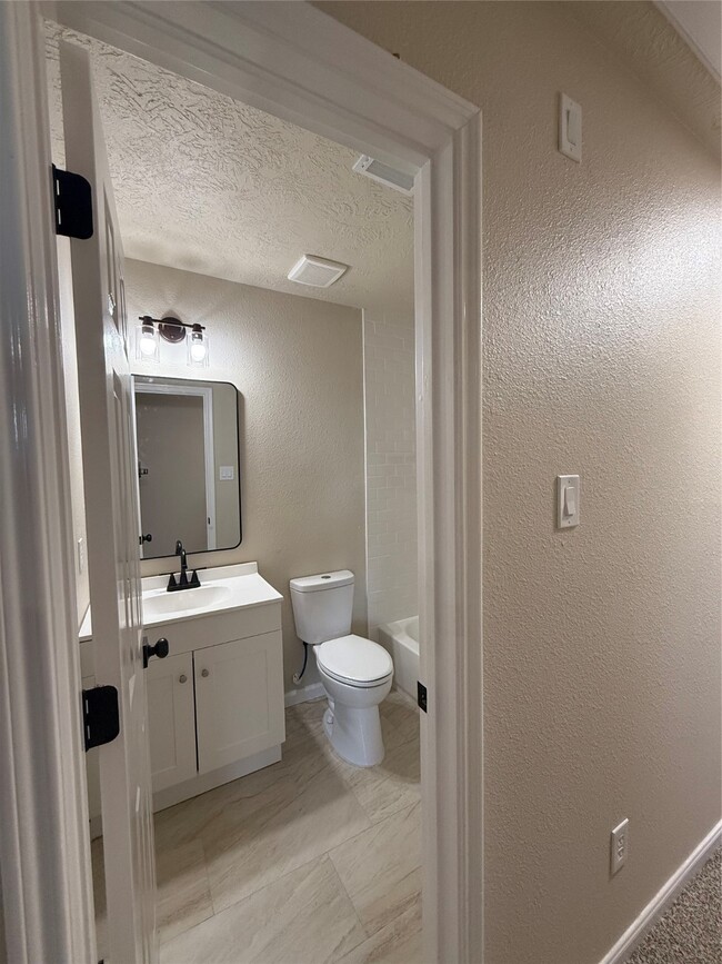 Building Photo - 14159 Running Bear Dr