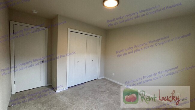 Building Photo - Beautiful Lake Tapps Home for you!