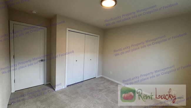 Building Photo - STUNNING 4-Bedroom Lake Tapps Home w/2-Car...