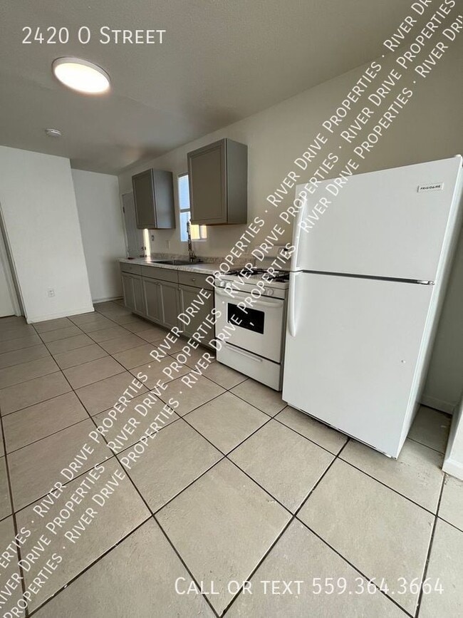 Building Photo - Two Bedroom Central Location Available Soon