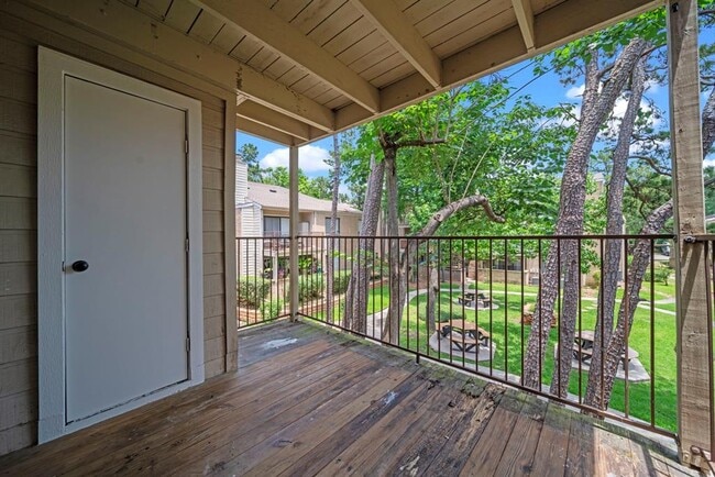 Building Photo - 3500 Tangle Brush Dr