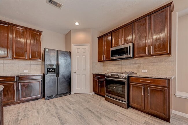 Building Photo - 16942 Langham Crossing Ln