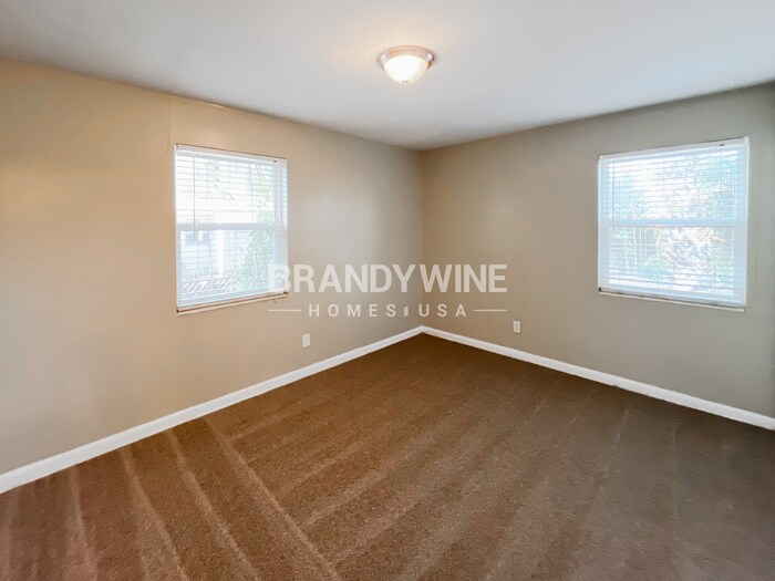 Building Photo - 6011 Meadow Ln