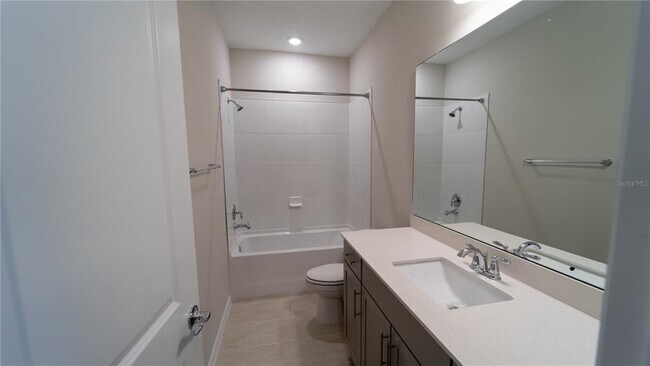 Building Photo - 16446 Lone Oak Cir