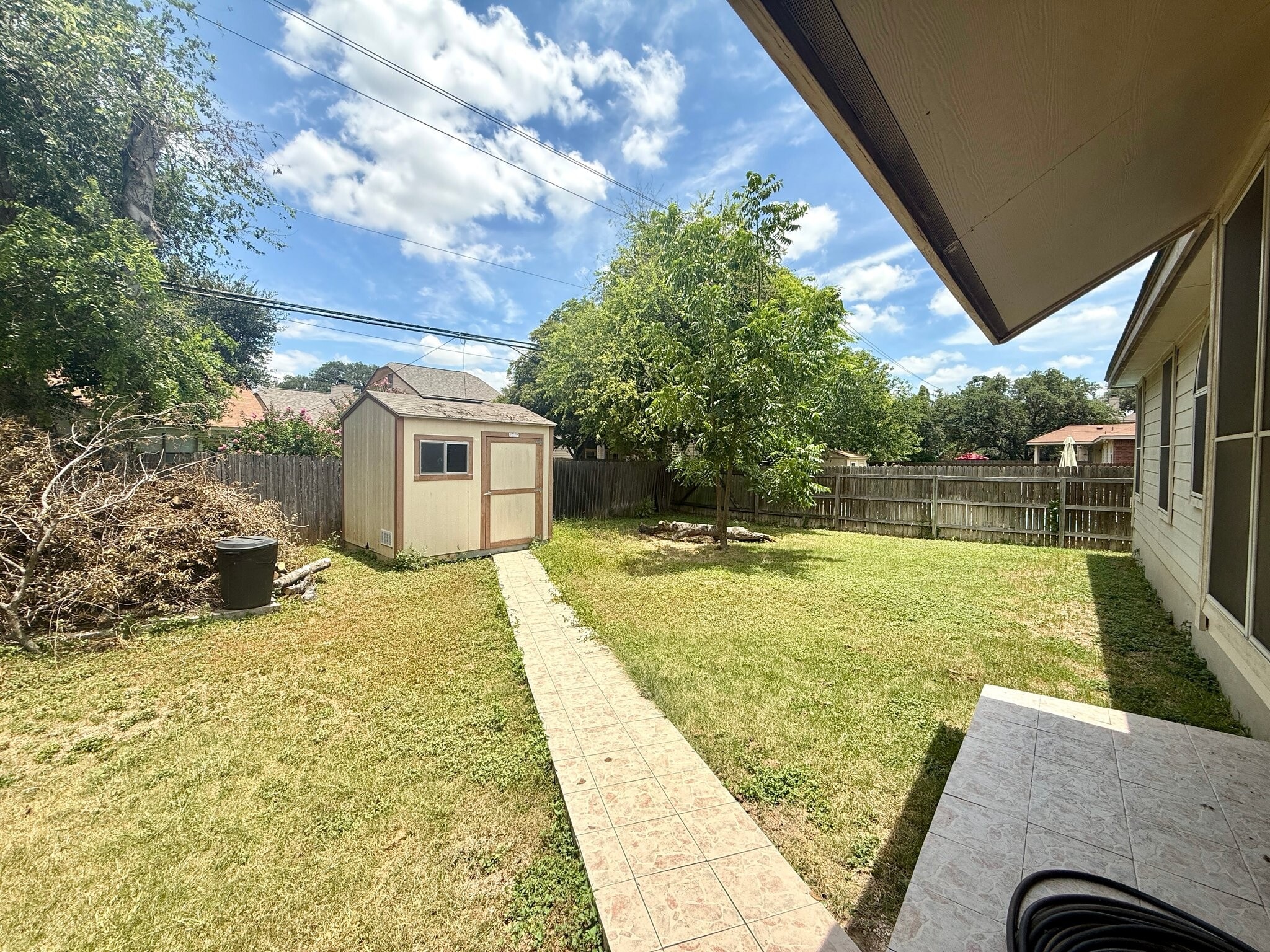 Building Photo - 4115 Dunn Oak Dr