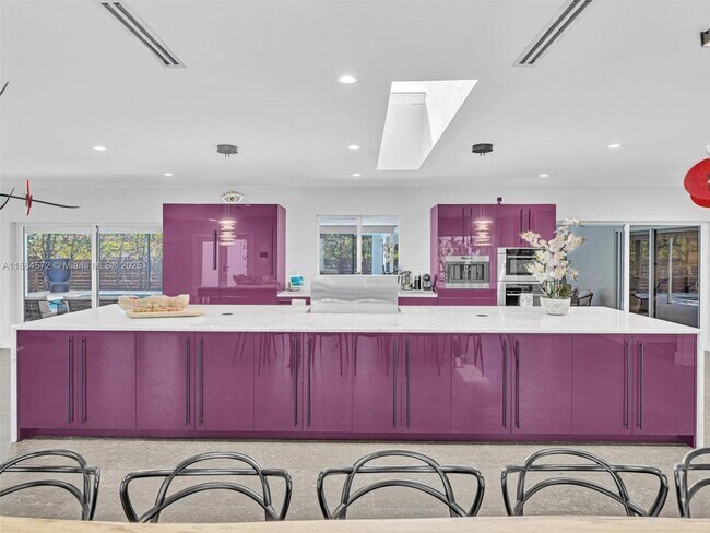 Building Photo - 840 S Southlake Dr