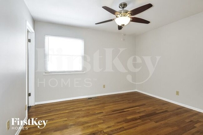 Building Photo - 12029 Glengrove Dr