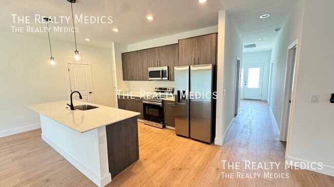 Building Photo - 430 Wellwood St SW