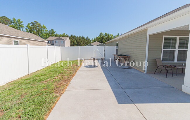 Building Photo - Fully Fenced 3 Bedroom in Longs